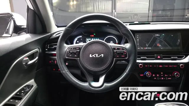 Kia Niro — Фото автомобиля 13