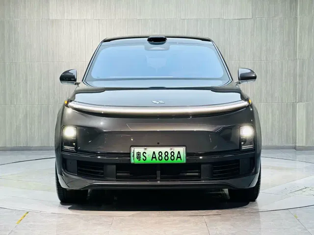 Li Auto L9 — Фото автомобиля 6