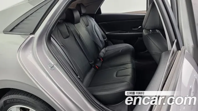 Hyundai Avante CN7 — Фото автомобиля 17