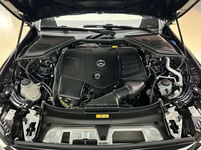 Mercedes-Benz E-Class — Фото автомобиля 26