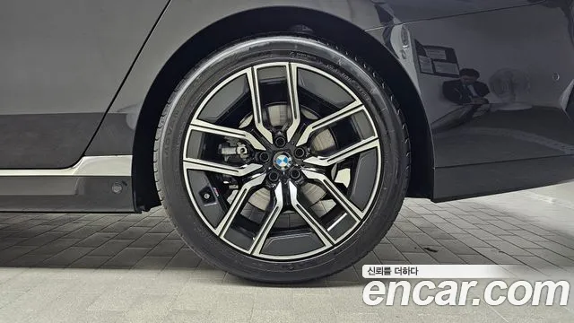 BMW 7-Series 7 серия (G70) 740i xDrive M Sport — Фото автомобиля 19
