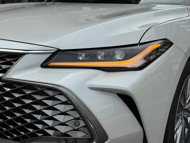 Toyota Avalon — Фото автомобиля 3