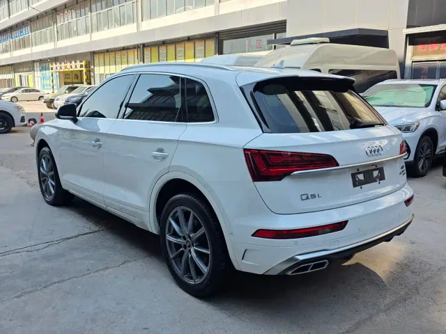 Audi Q5L — Фото автомобиля 4