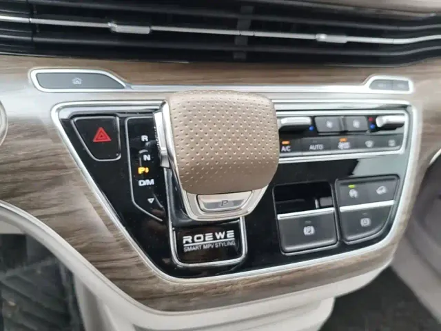 Roewe iMAX8 — Фото автомобиля 13