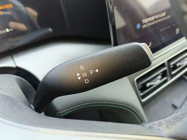 BYD Song L DM-i — Фото автомобиля 13