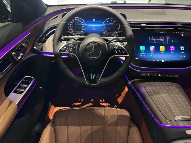 Mercedes-Benz E-Class — Фото автомобиля 14