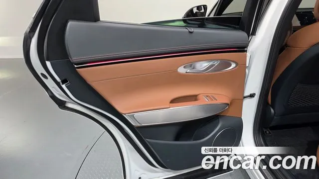 Genesis GV70 — Фото автомобиля 14