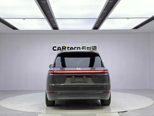 Li Auto L9 — Фото автомобиля 4
