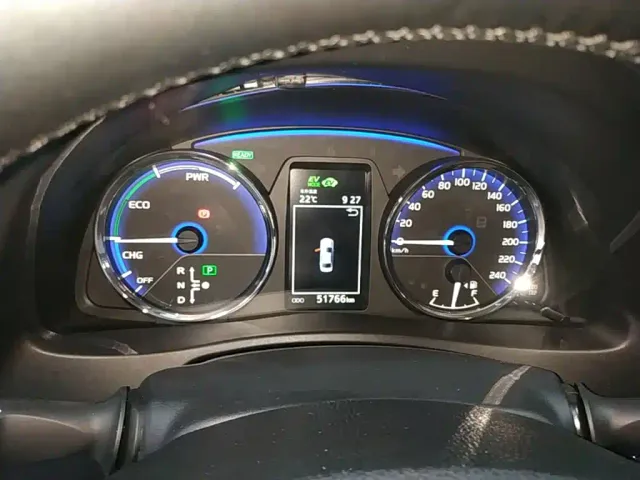 Toyota Corolla Twin Engine E+ — Фото автомобиля 11
