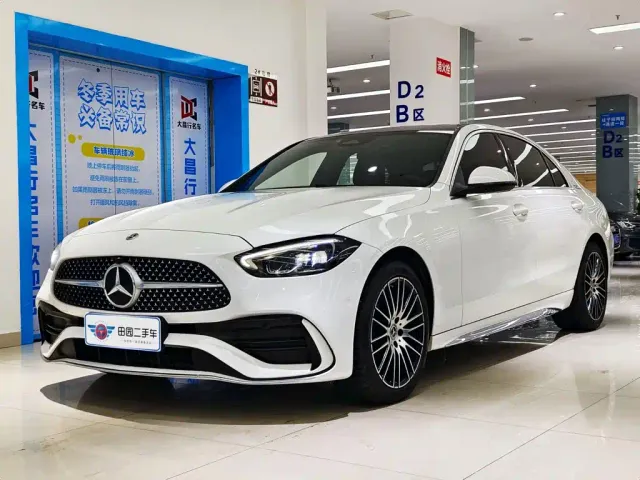 Фотография автомобиля — Mercedes-Benz C-Class
