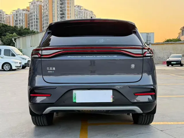 BYD Tang — Фото автомобиля 11