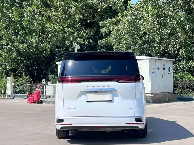 Denza Denza D9 2022 DM-i 1040 Premium — Фото автомобиля 19
