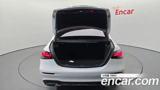 Mercedes-Benz E-Class — Фото автомобиля 15