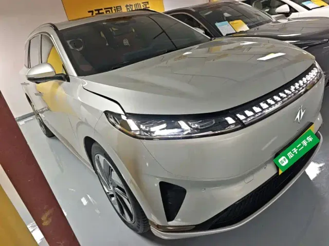 Dongfeng eπ 008 — Фото автомобиля 3