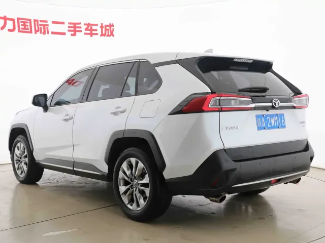 Toyota Wildlander — Фото автомобиля 14