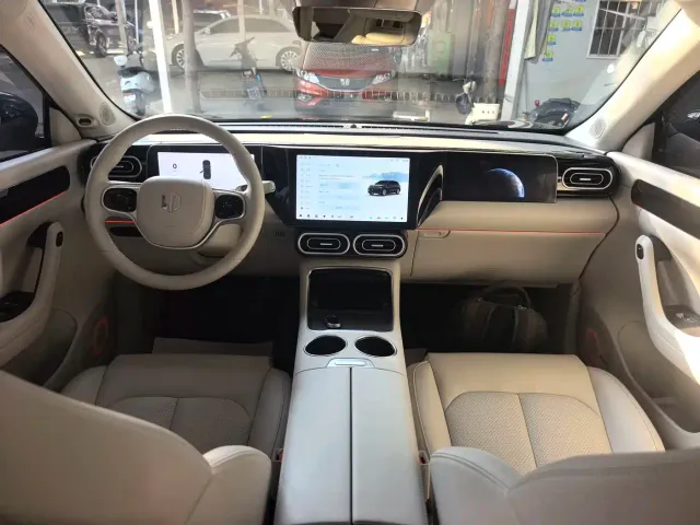 Leapmotor C11 — Фото автомобиля 15