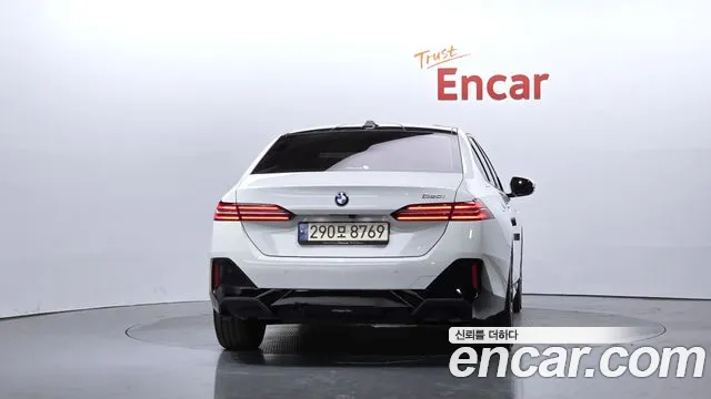 BMW 5 Series G60 — Фото автомобиля 4