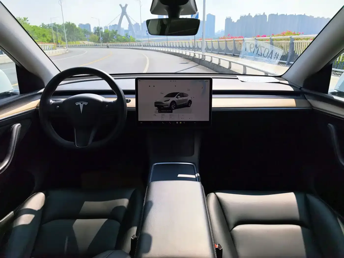 Tesla Model Y 2022 Rear-Wheel Drive Version — Фото автомобиля 9