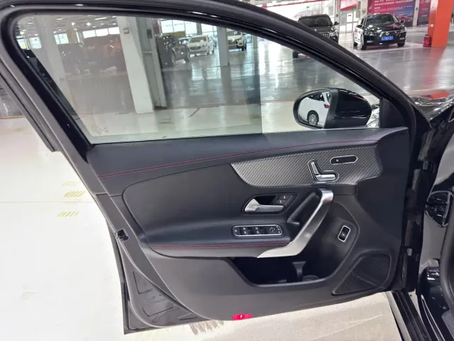 Mercedes-Benz A-Class — Фото автомобиля 19