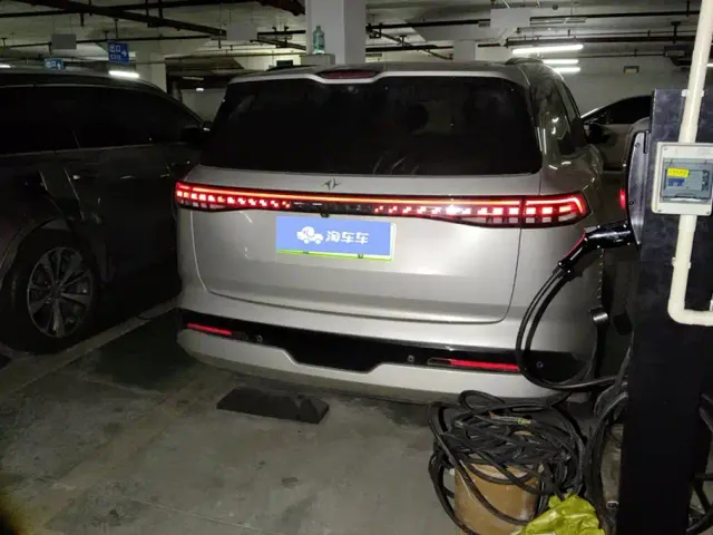 Dongfeng eπ 008 — Фото автомобиля 3
