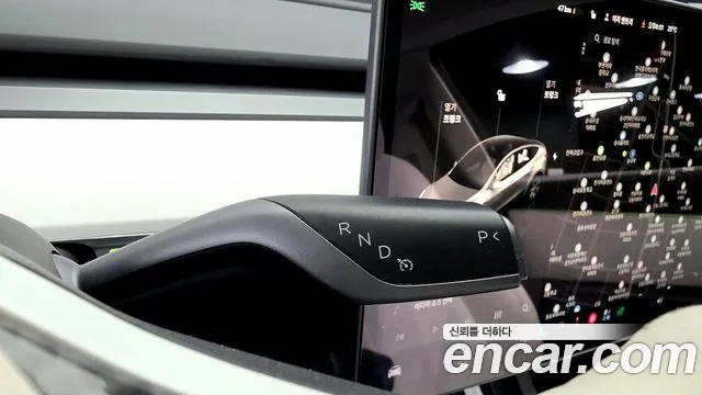 Tesla Model Y — Фото автомобиля 9