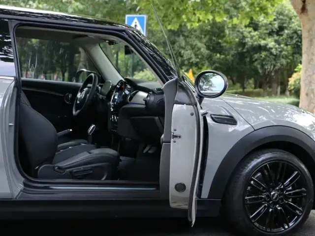 MINI Hatch — Фото автомобиля 20