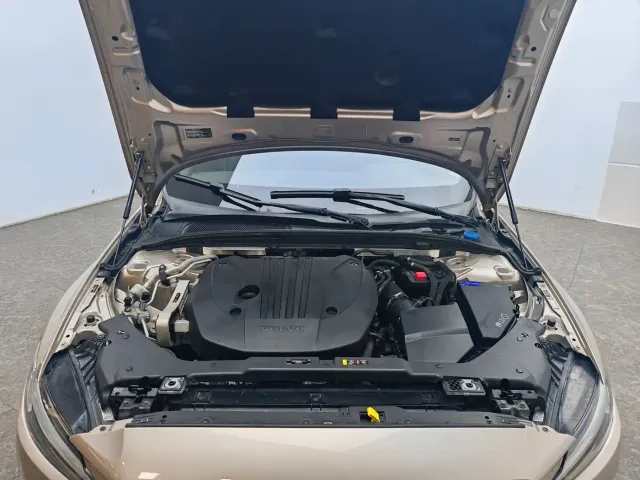 Volvo S60 — Фото автомобиля 13