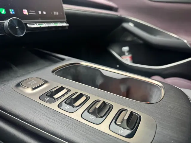 Xiaomi SU7 — Фото автомобиля 13