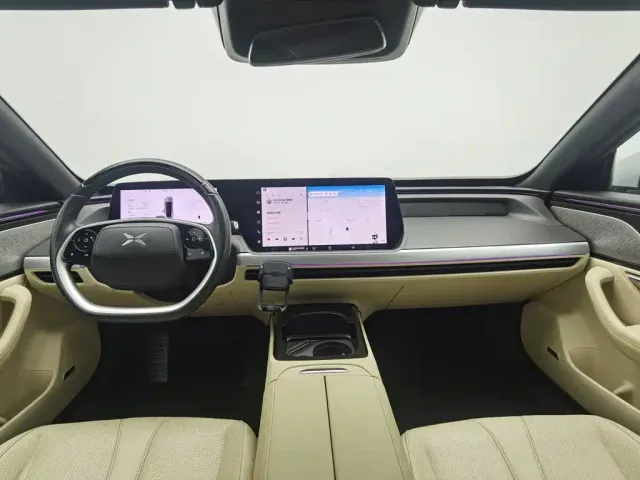 Xpeng P7 — Фото автомобиля 5