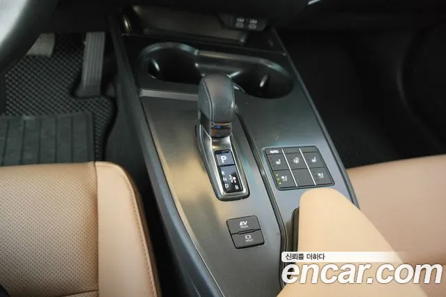Lexus UX UX300h — Фото автомобиля 10