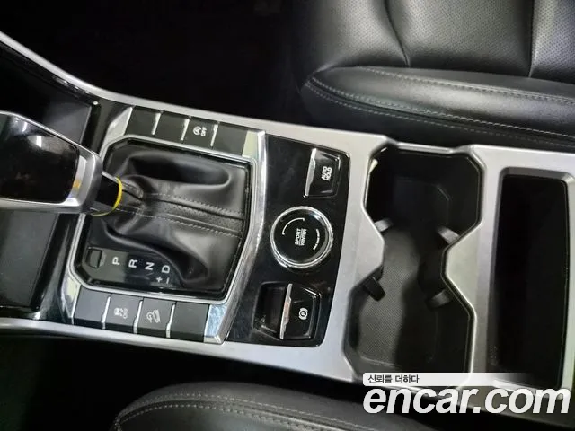 KGM Korando Beautiful — Фото автомобиля 12