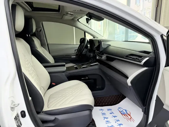 Toyota Granvia — Фото автомобиля 6