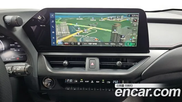 Lexus UX UX300h — Фото автомобиля 18