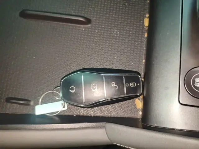 BYD Qin L 2024 DM-i 120KM Leading — Фото автомобиля 8