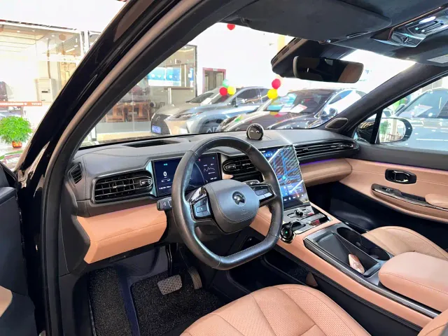 Nio ES8 — Фото автомобиля 7