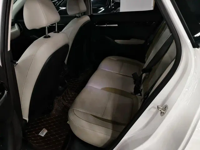 Kia Seltos — Фото автомобиля 8
