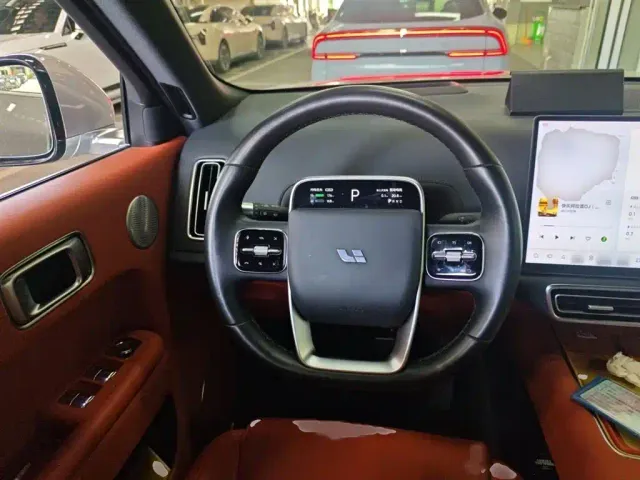 Li Auto L9 — Фото автомобиля 2