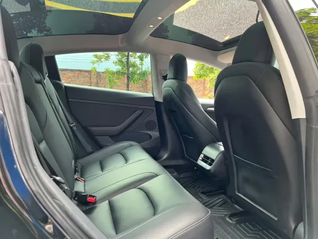 Tesla Model 3 — Фото автомобиля 12