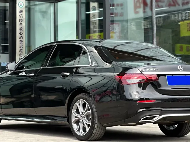 Mercedes-Benz E-Class — Фото автомобиля 7