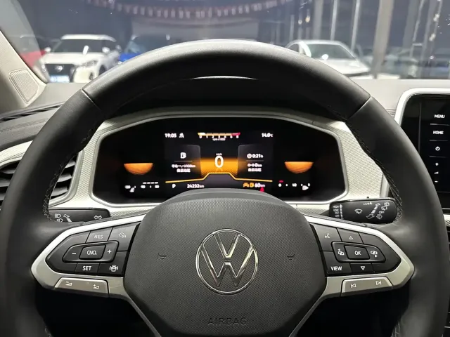 Volkswagen Volkswagen T-ROC 2023 280TSI DSG 2WD Time Edition — Фото автомобиля 18