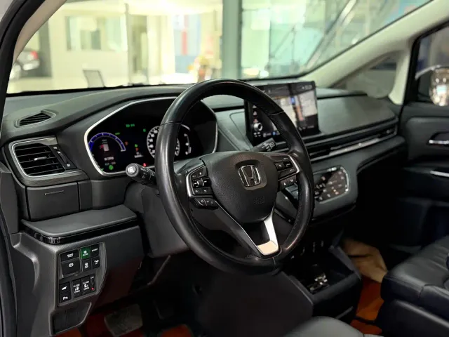 Honda Elysion — Фото автомобиля 9