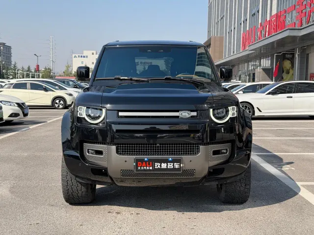 Land Rover Defender — Фото автомобиля 2