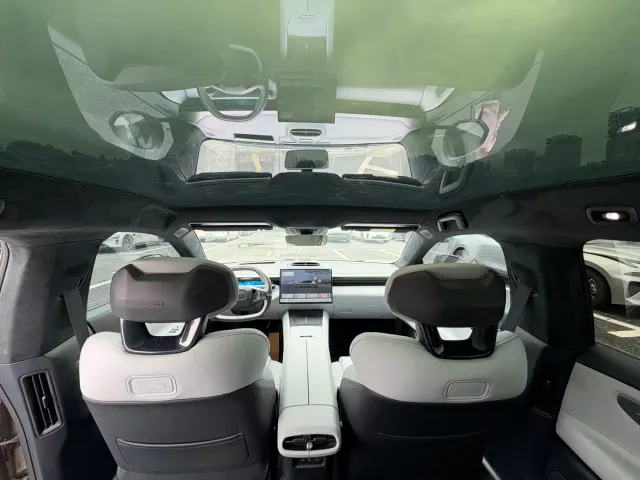 Lynk & Co Z10 — Фото автомобиля 12