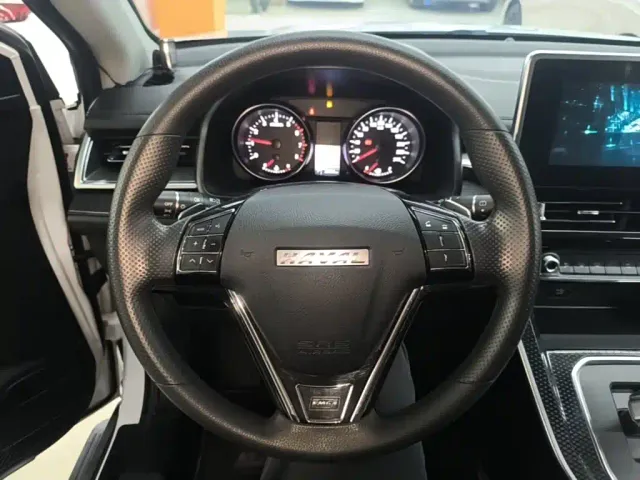 Haval M6 — Фото автомобиля 10