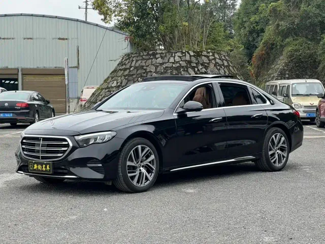 Фотография автомобиля — Mercedes-Benz E-Class