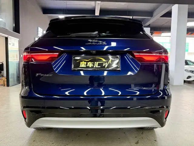 Jaguar F-Pace — Фото автомобиля 12