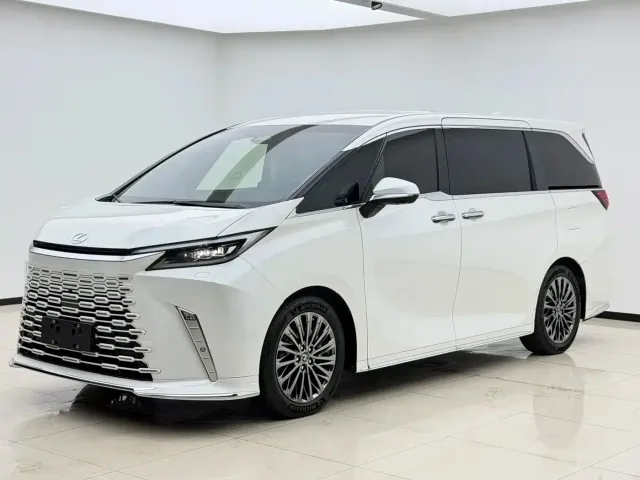 Фотография автомобиля — Lexus LM