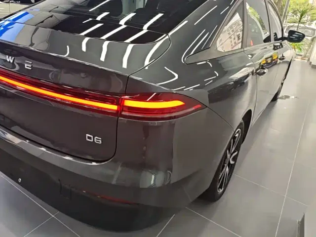 Roewe D6 — Фото автомобиля 7