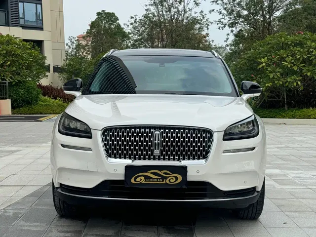 Lincoln Corsair — Фото автомобиля 2