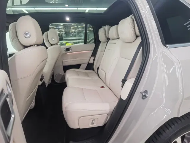 Li Auto L6 — Фото автомобиля 7